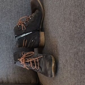 Boone navy lace up boots